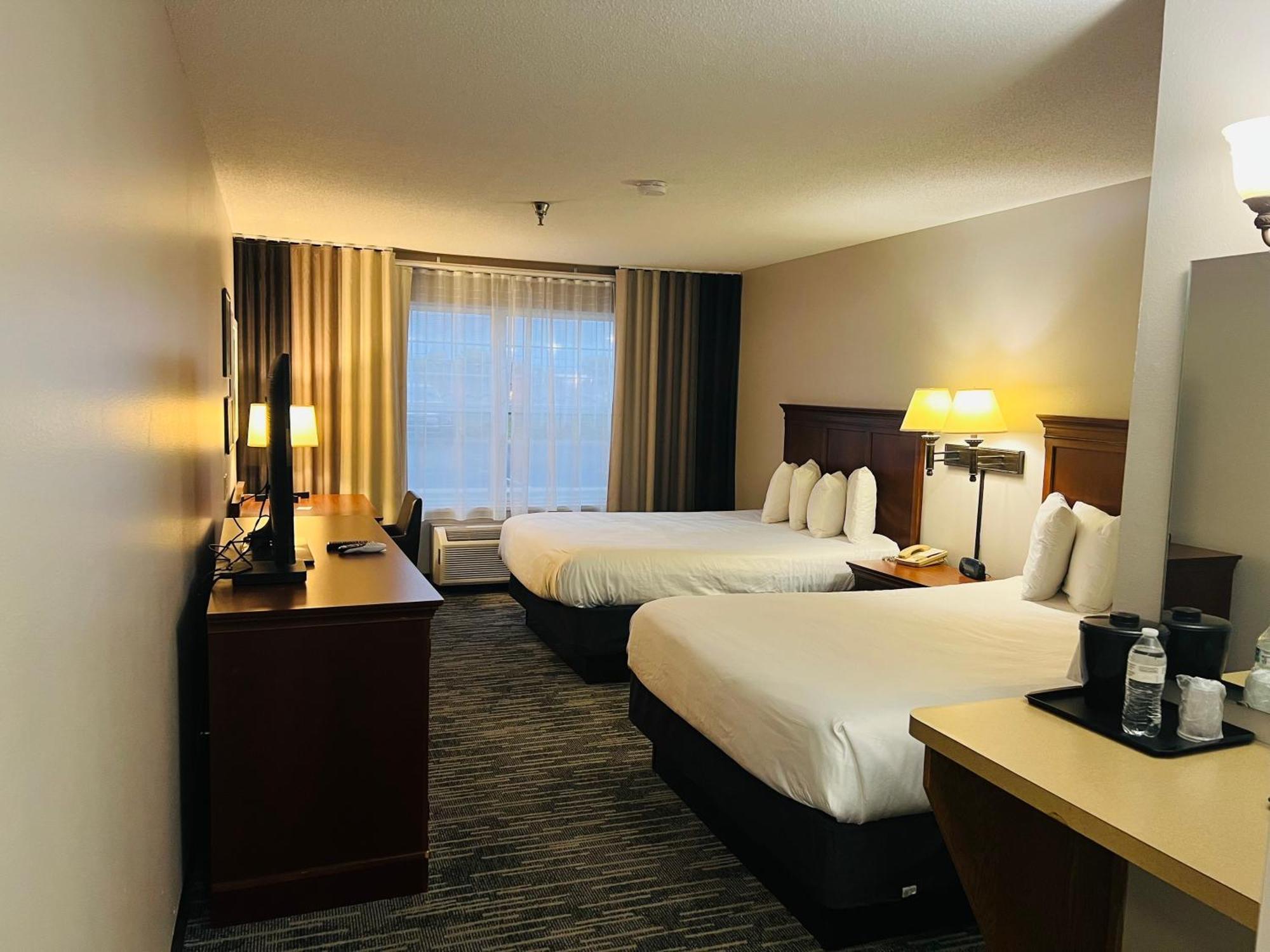 Harmony Inn & Suites Fort Dodge Esterno foto