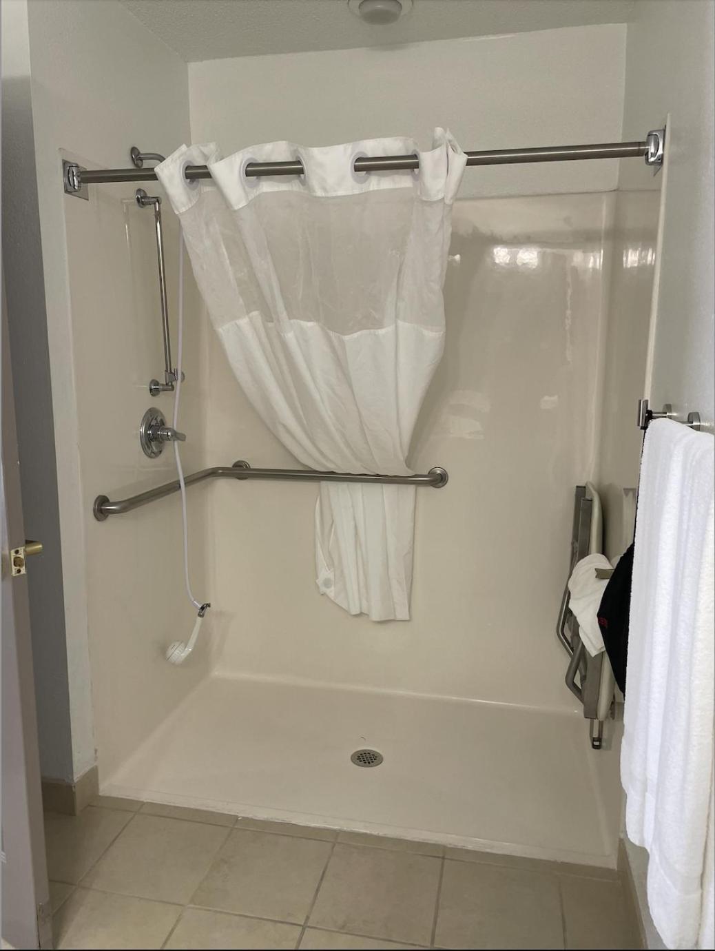Harmony Inn & Suites Fort Dodge Esterno foto
