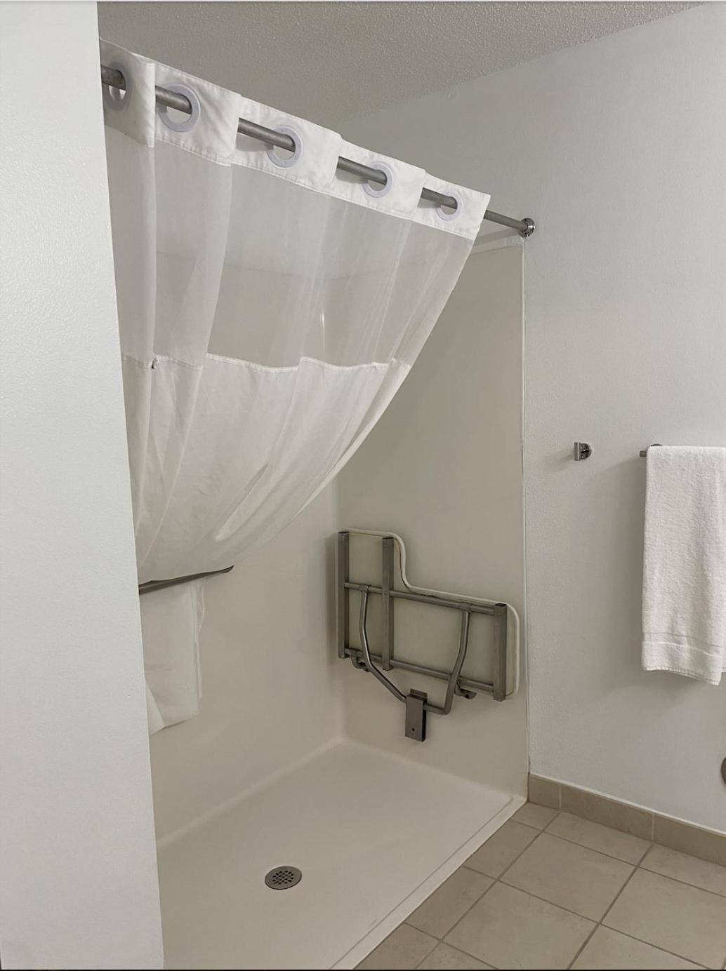 Harmony Inn & Suites Fort Dodge Esterno foto