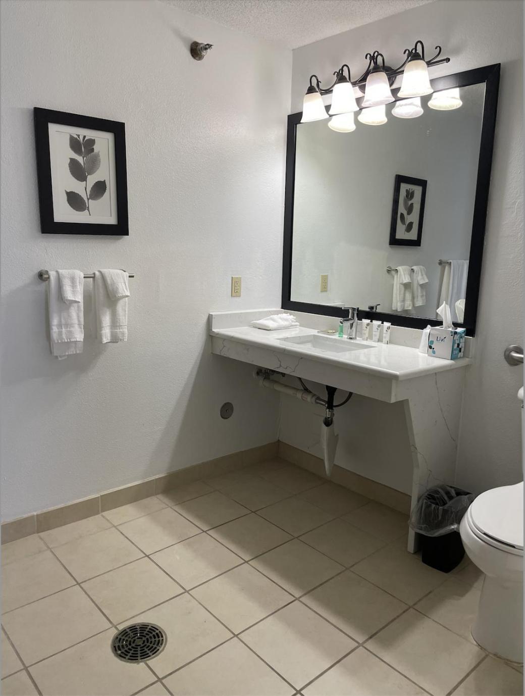 Harmony Inn & Suites Fort Dodge Esterno foto