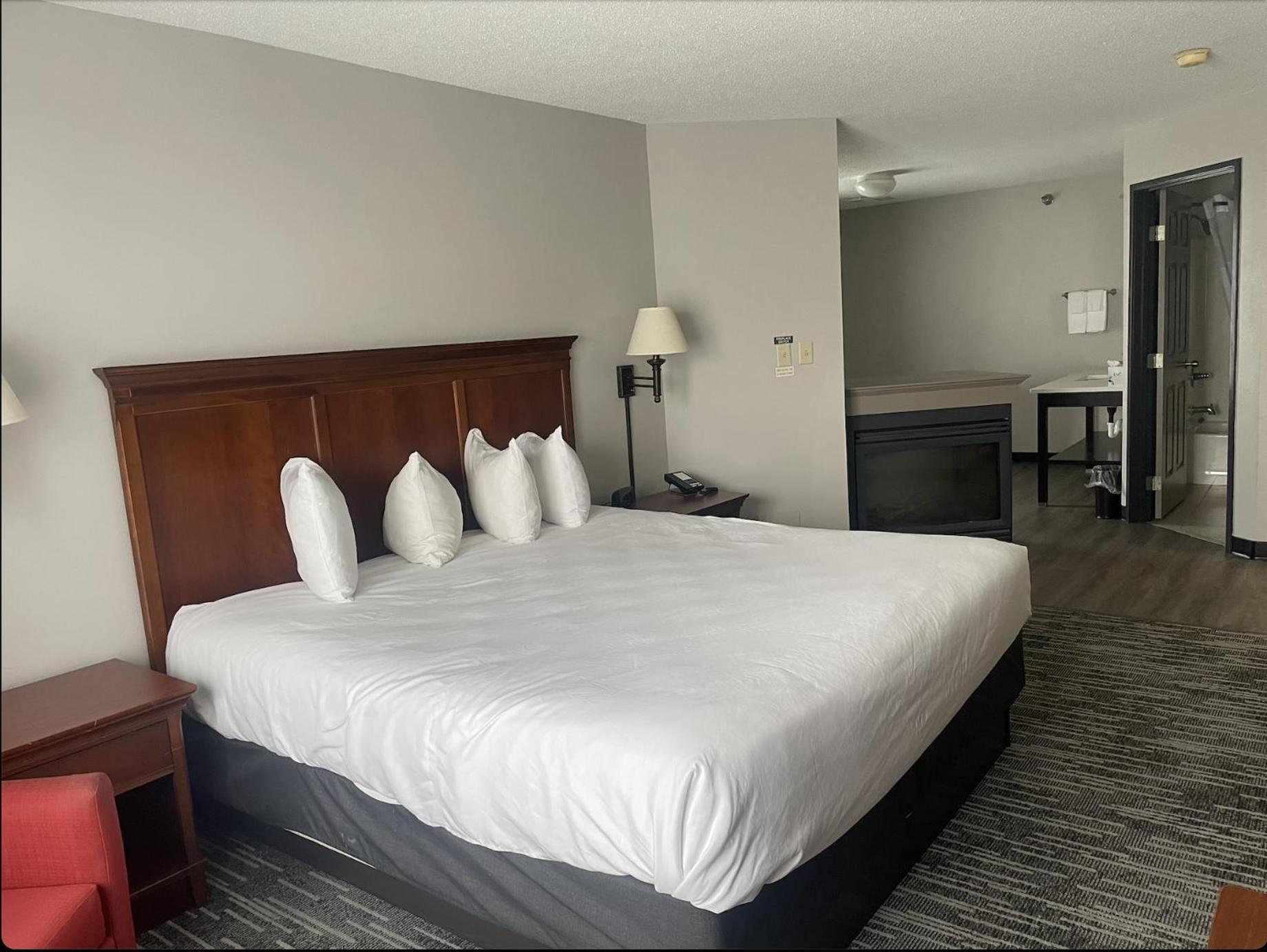 Harmony Inn & Suites Fort Dodge Esterno foto