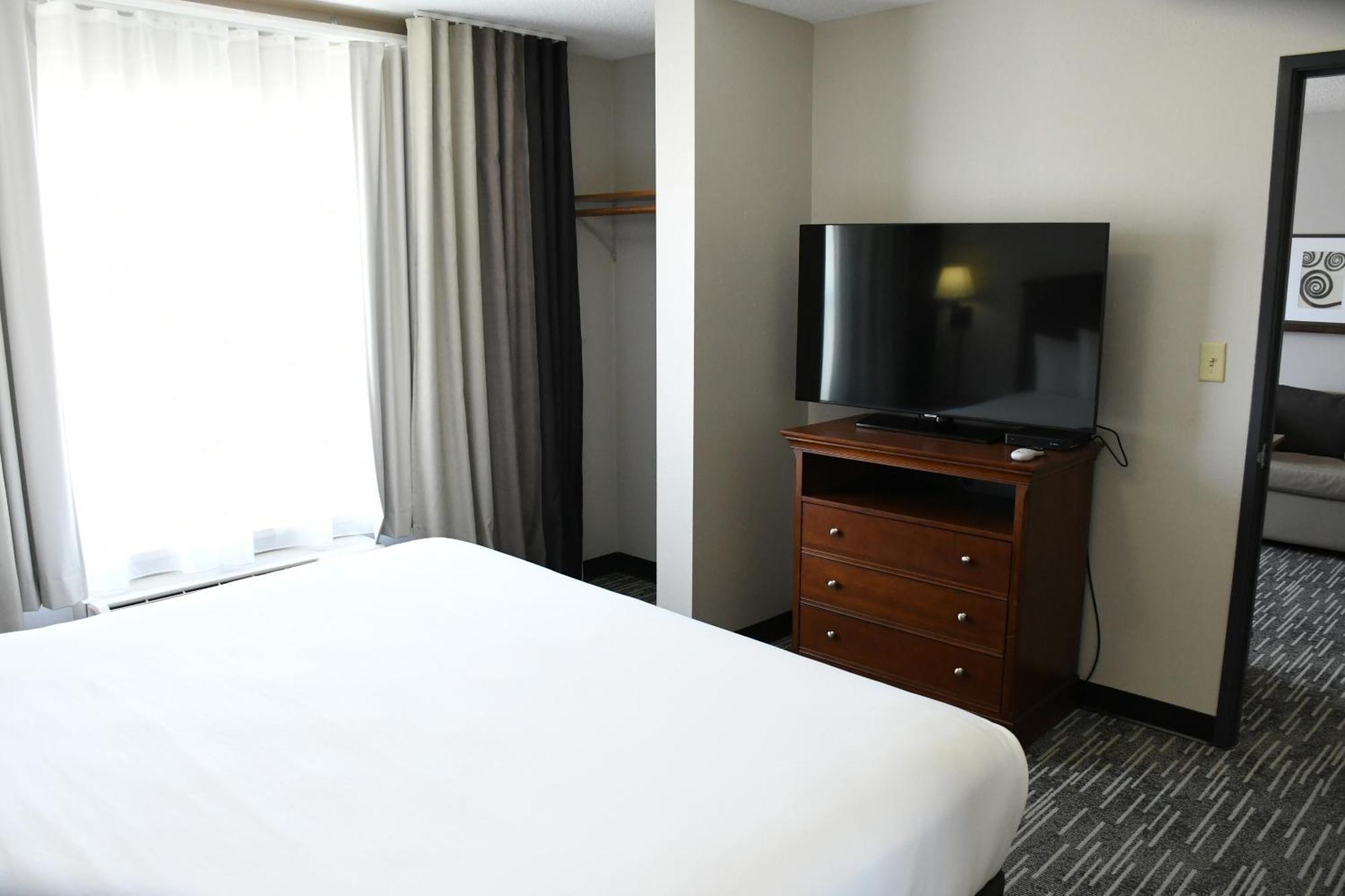 Harmony Inn & Suites Fort Dodge Esterno foto